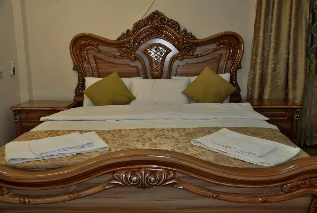 hotel white palace tbilisi_shabavizparvaz_04.jpg